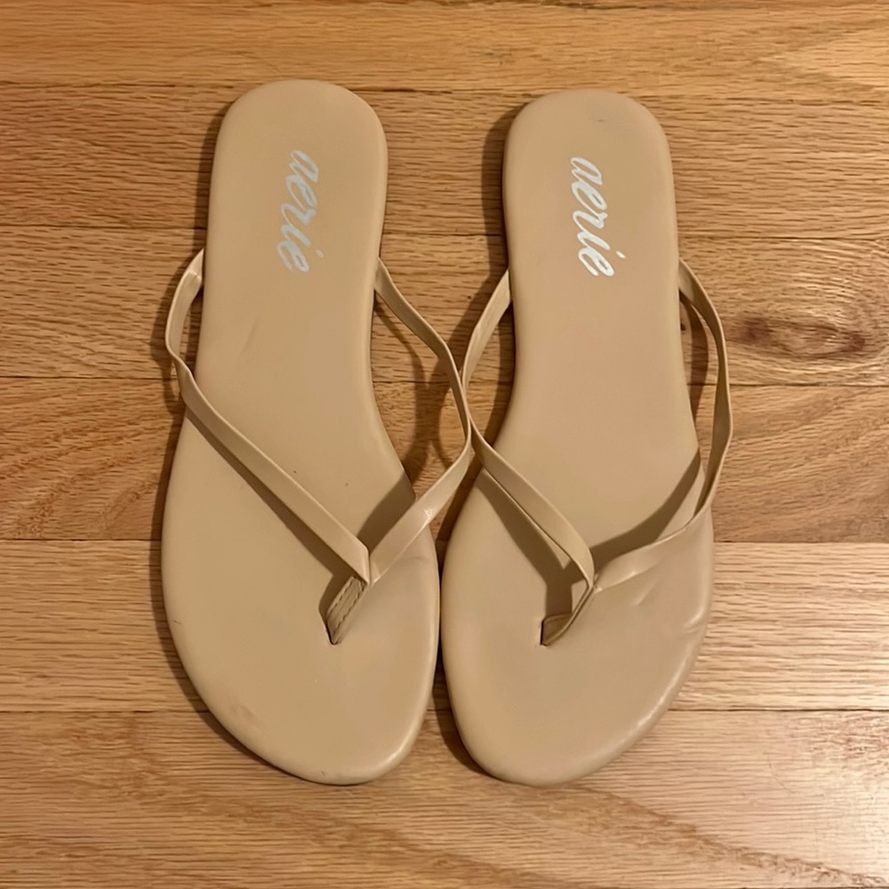 EUC Thin Strap Aerie Flip Flops